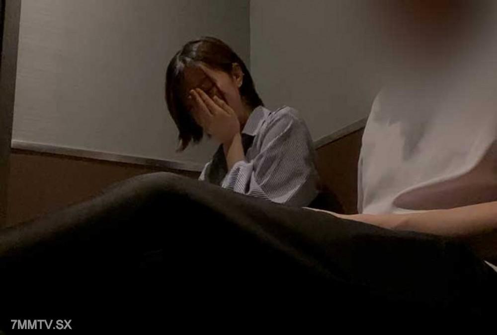 [無碼]FC2-PPV 4597518 【呀！】18歲排球部**被展示了人生中第一根硬得像樁的陰莖，然後被那人幫忙打飛機和口交ｗ FC2-PPV-4597518