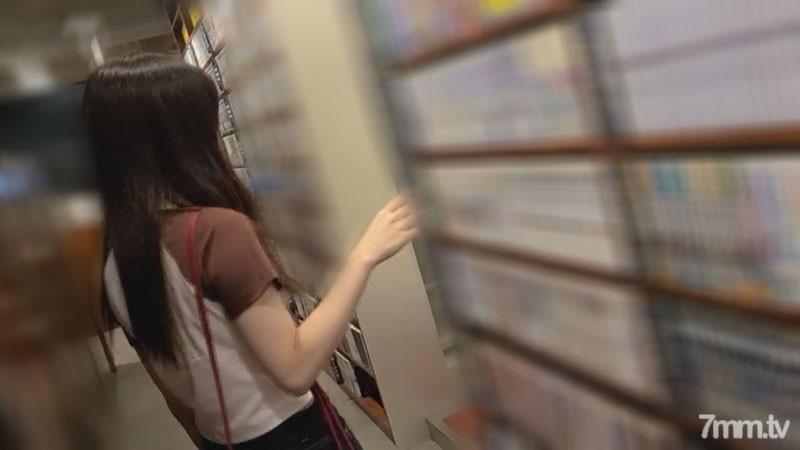 [無碼]fc2-ppv 3069857 *週末限定 *Mankitsu 與苗條白皙的女服務員約會。在私人房間裡，一根大公雞被插入敏感的身體。你能忍住聲音嗎？ FC2-PPV-3069857